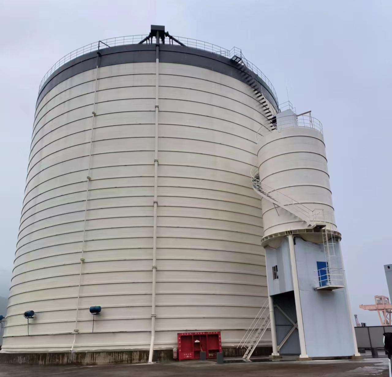 下冶镇10万吨水泥钢板库